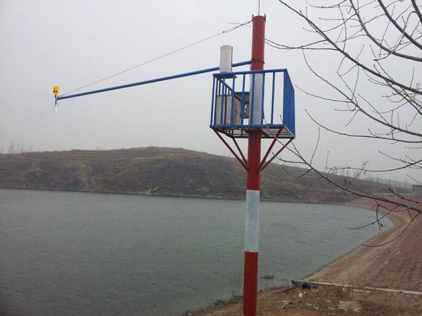 水庫全自動報警控製投入式液(yè)位傳(chuán)感器